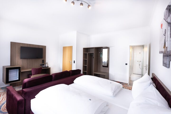 Room 18 of 84