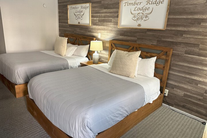 Comfort Room 2 Queen Beds (2 of 9)