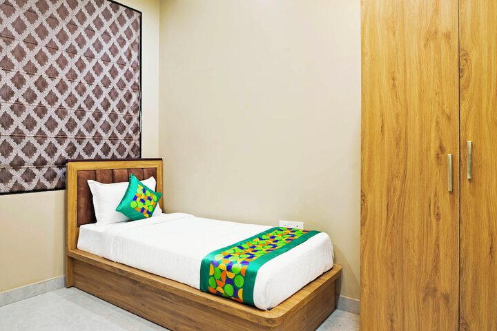 Room 5 of 31