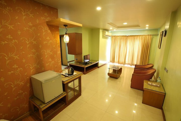 Room 27 of 46