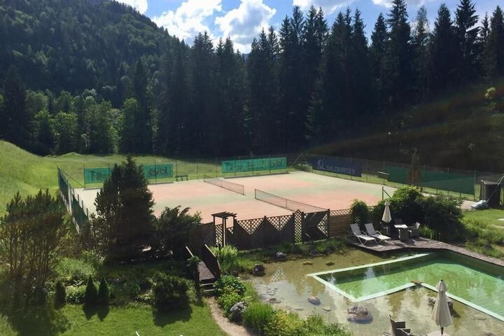 Hotel with Pool