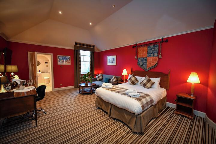 Room 8 of 37
