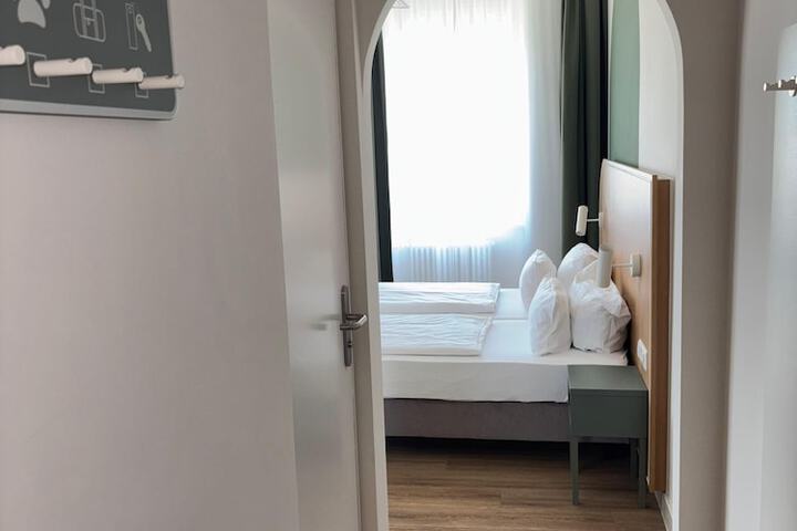 Room 49 of 95