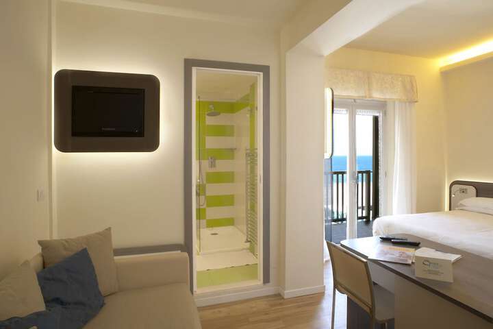 Room 36 of 86