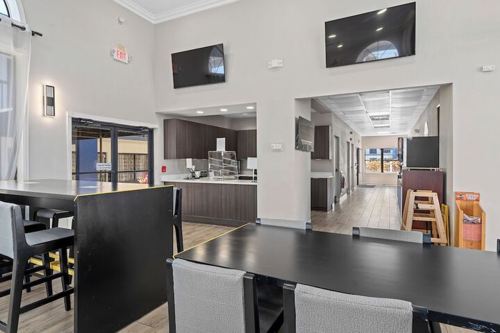 Breakfast area