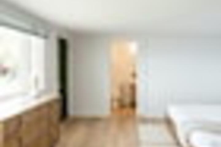 Room 152 of 510