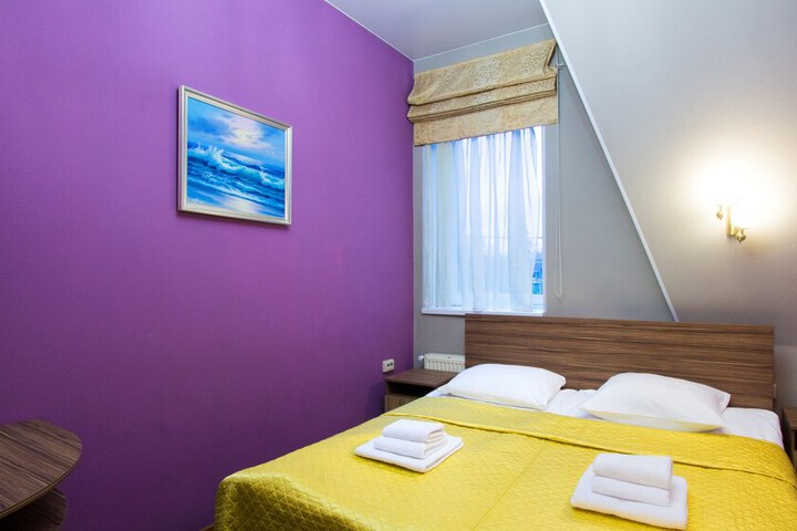 Room 18 of 164