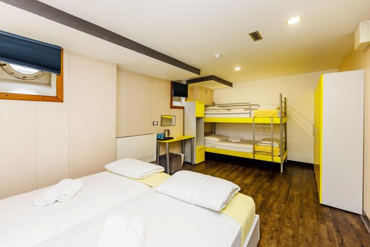 Room 135 of 146