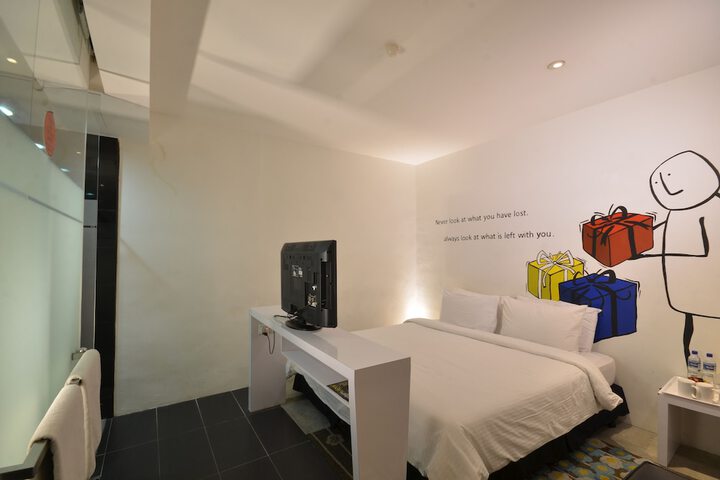 Room 6 of 51