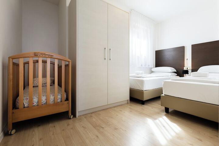 Room 10 of 36