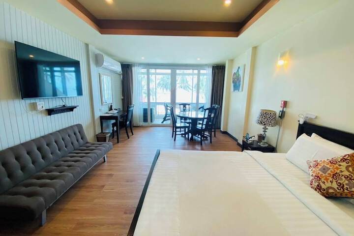 Room 46 of 211