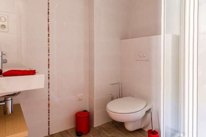 Room 18 of 23