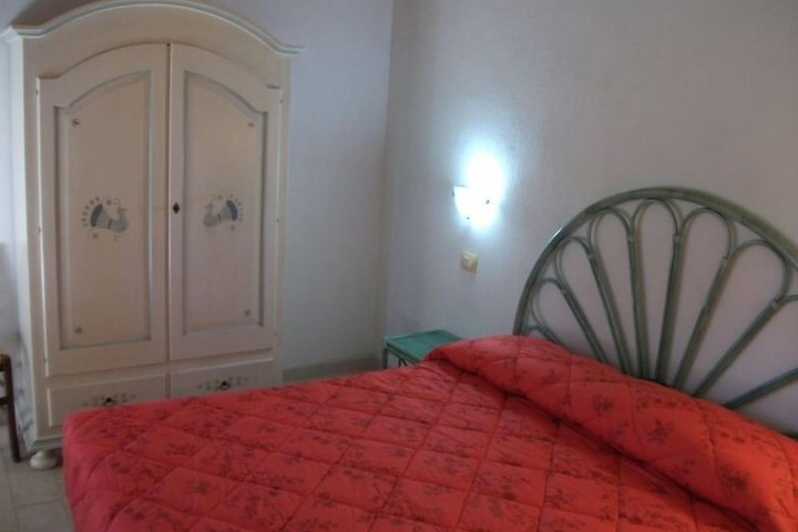 Room 12 of 64