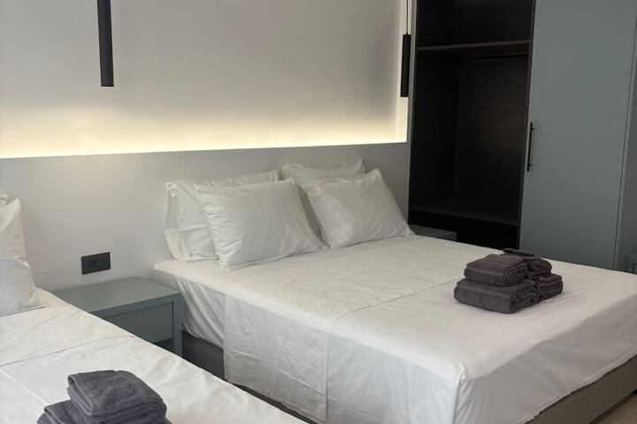 Room 8 of 25