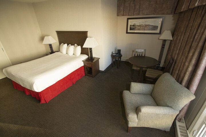 Room 6 of 36