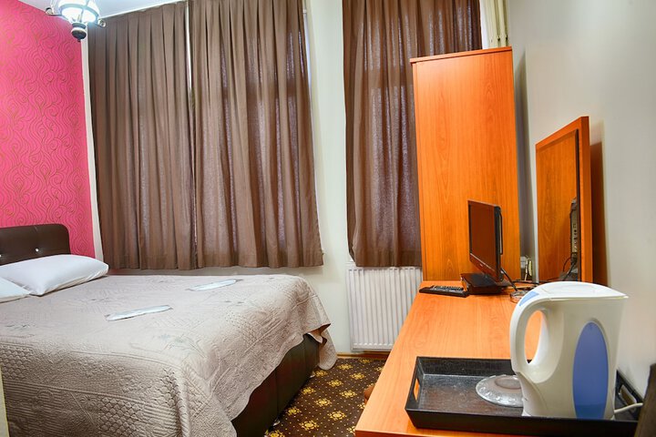 Room 13 of 24