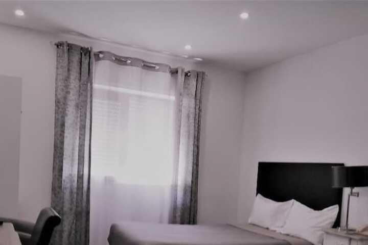 Room 21 of 40