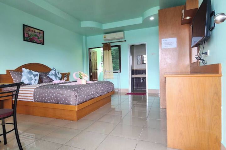 Room 60 of 77
