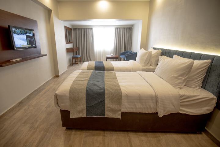 Room 9 of 27