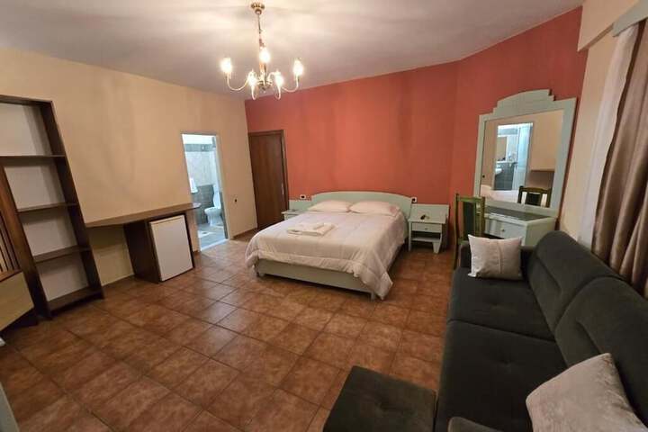 Room 4 of 51