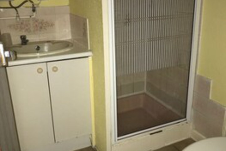 Room 5 of 28