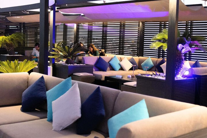 Lounge 171 of 268