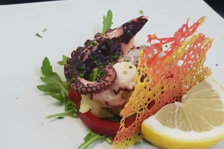 Dining 70 of 81