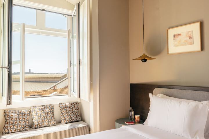 Room 20 of 93