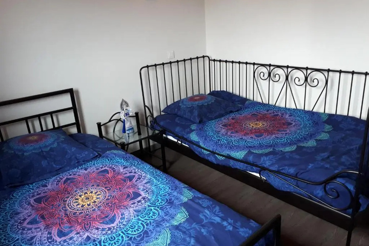 Room 4 of 10