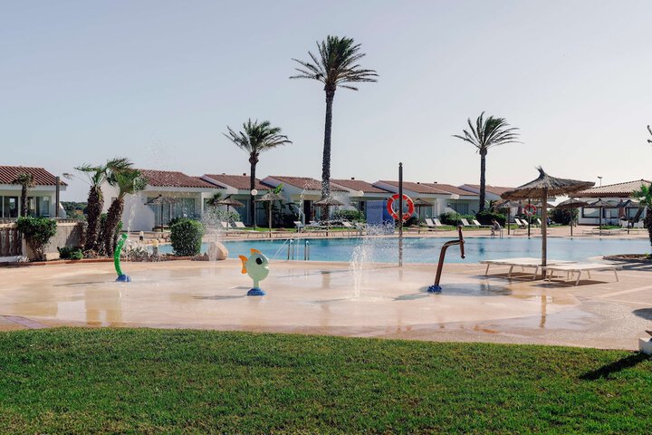 Hotel with Pool