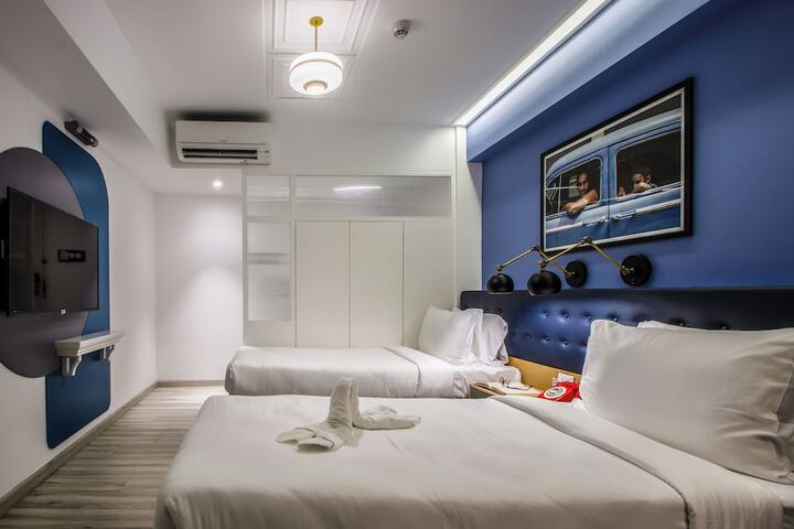 Room 14 of 38