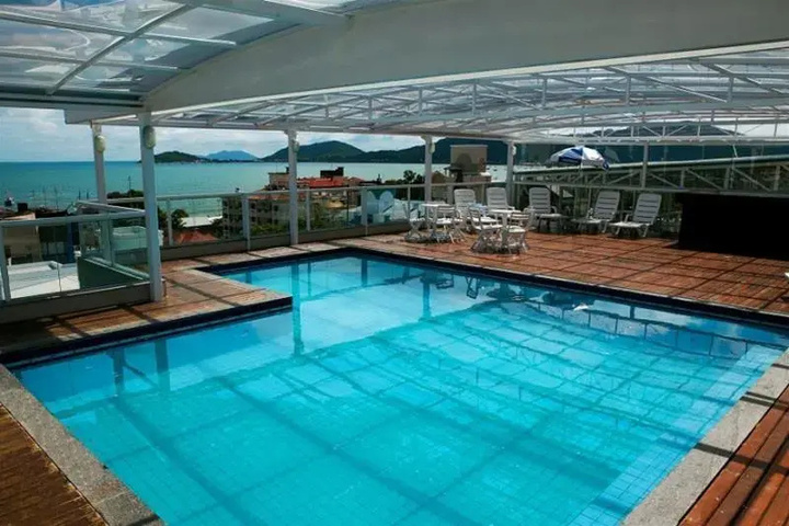 Pool 18 of 21