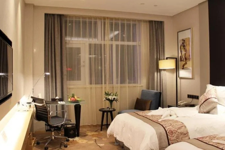 Room 6 of 27