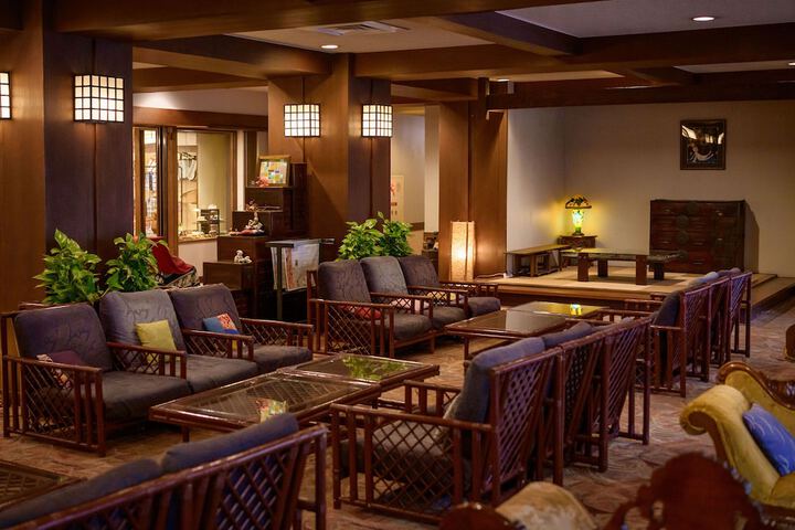 Hotel Lobby