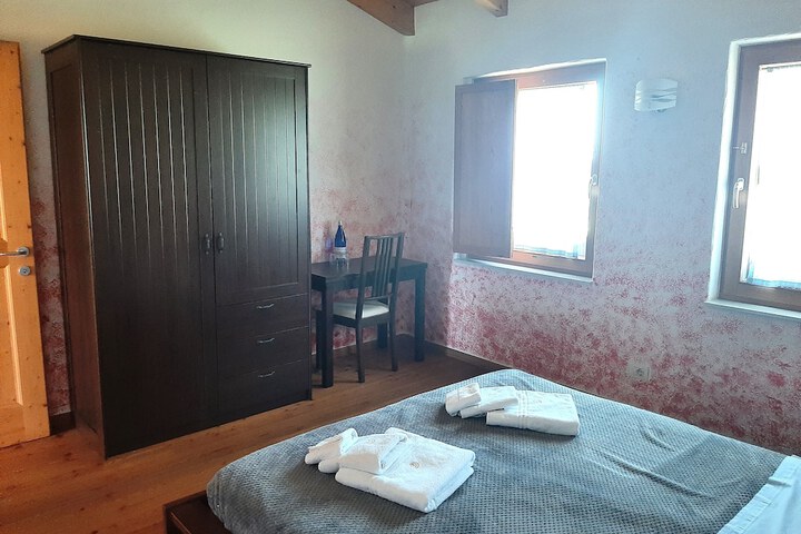 Room 8 of 29