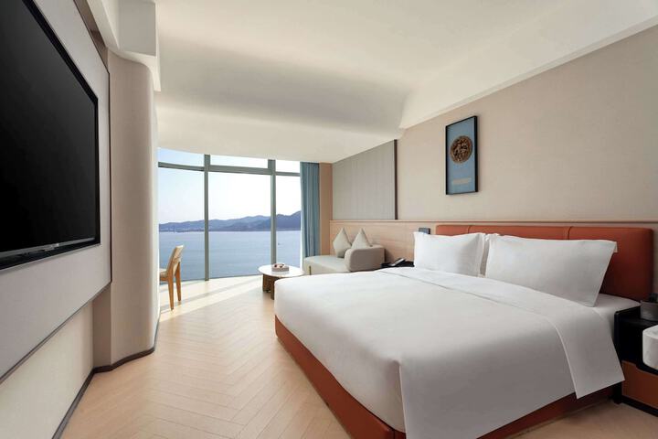Room 10 of 22