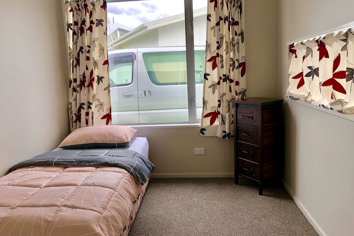 Room 9 of 28