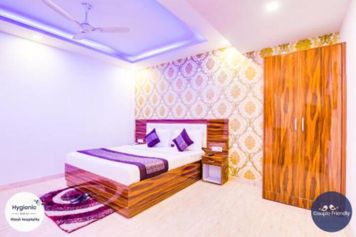 Room 9 of 29