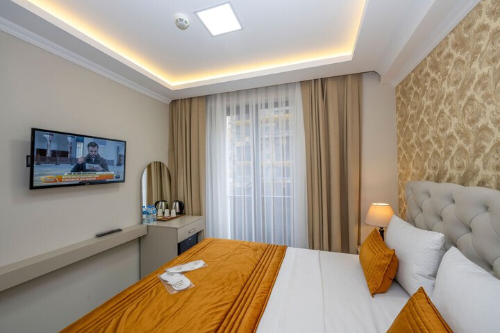 Room 32 of 75