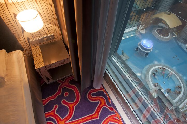 Room 42 of 108