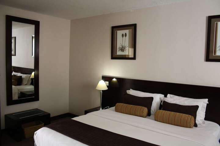 Room 5 of 38