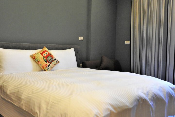 Room 17 of 99
