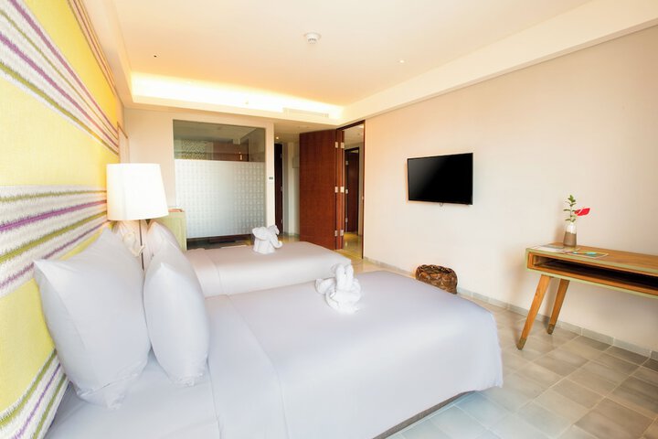 Room 15 of 33