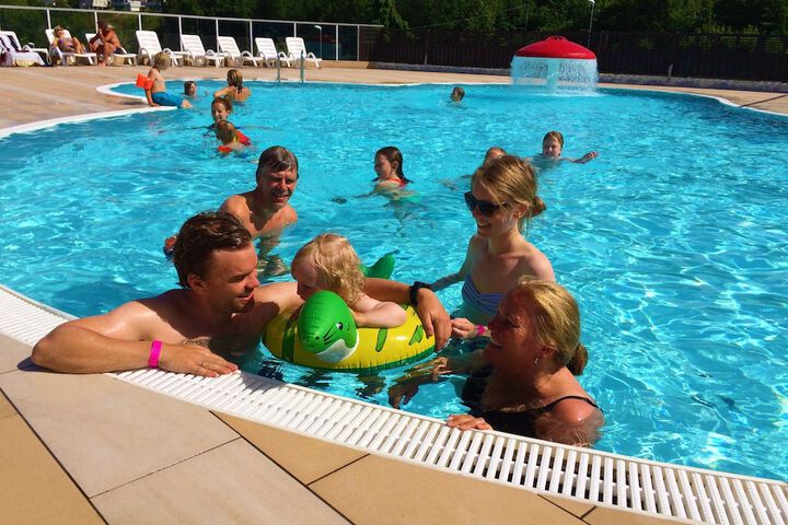 Pool 26 of 51
