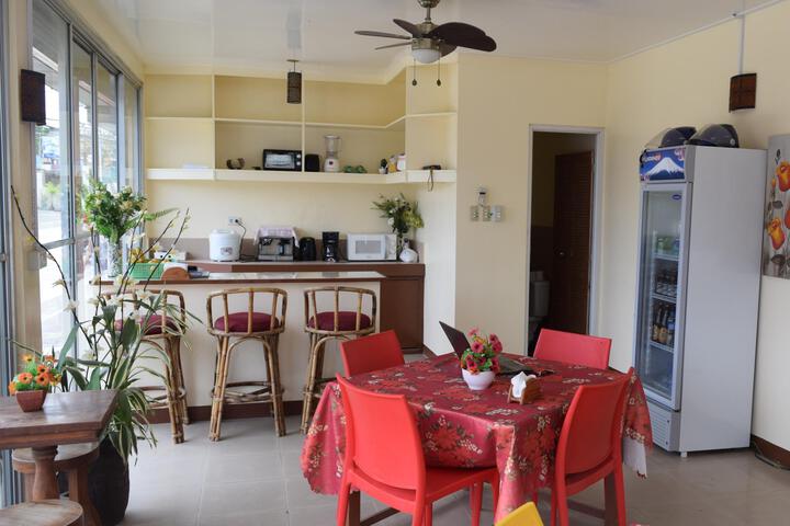 Budget Rooms White Beach