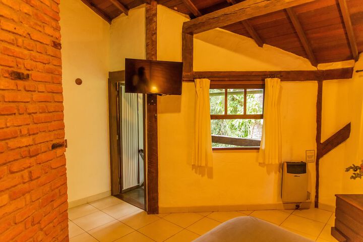 Room 16 of 185
