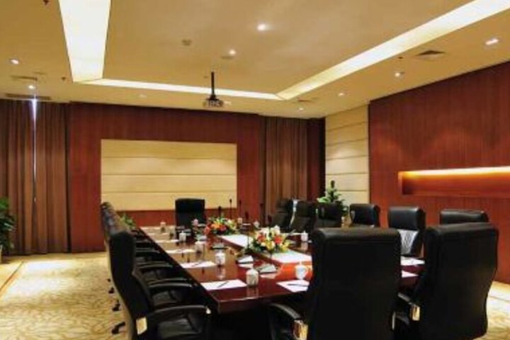 Business Center 20 of 20