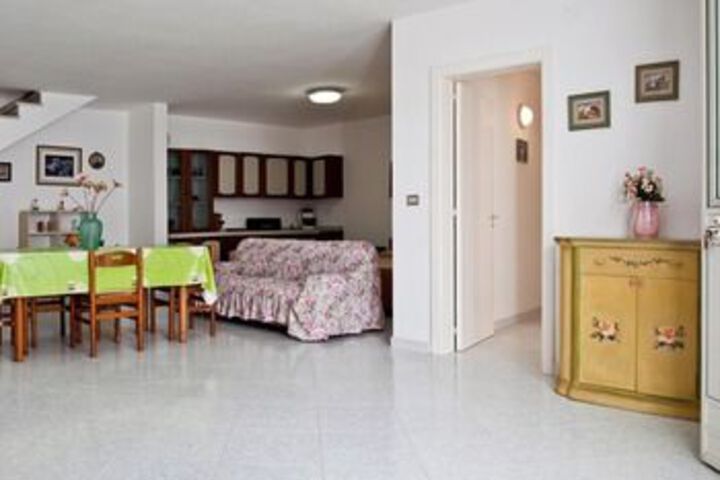 Room 16 of 22