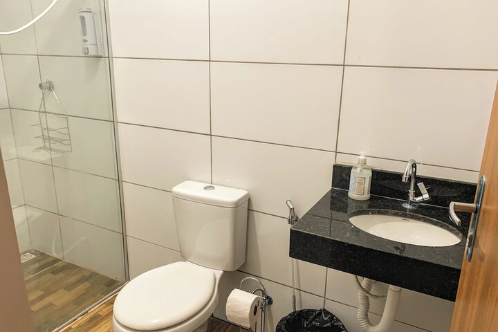 Room 9 of 13