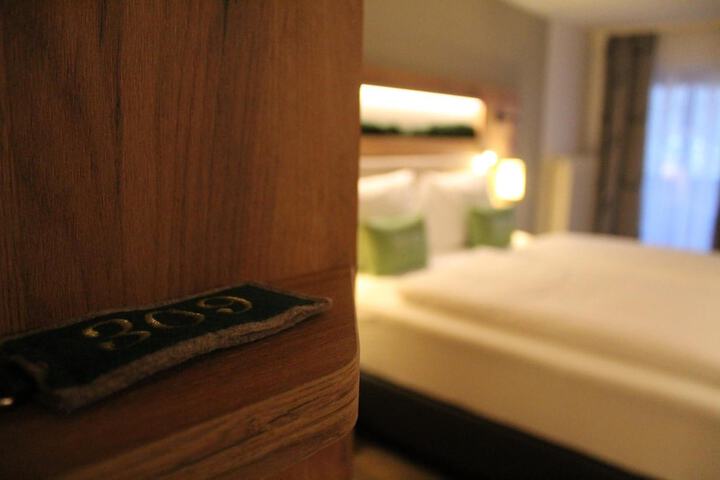 Room 10 of 48